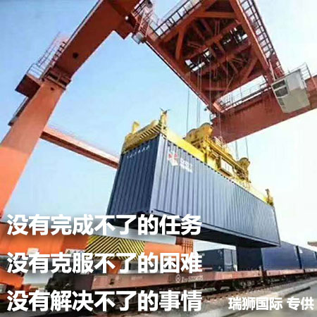 深圳港位于珠江口以東，南海大亞灣以西的深圳市兩翼。深圳市的海岸線被香港九龍半島分成東西兩部分，因而深圳港分為西部港區(qū)和東部港區(qū)。